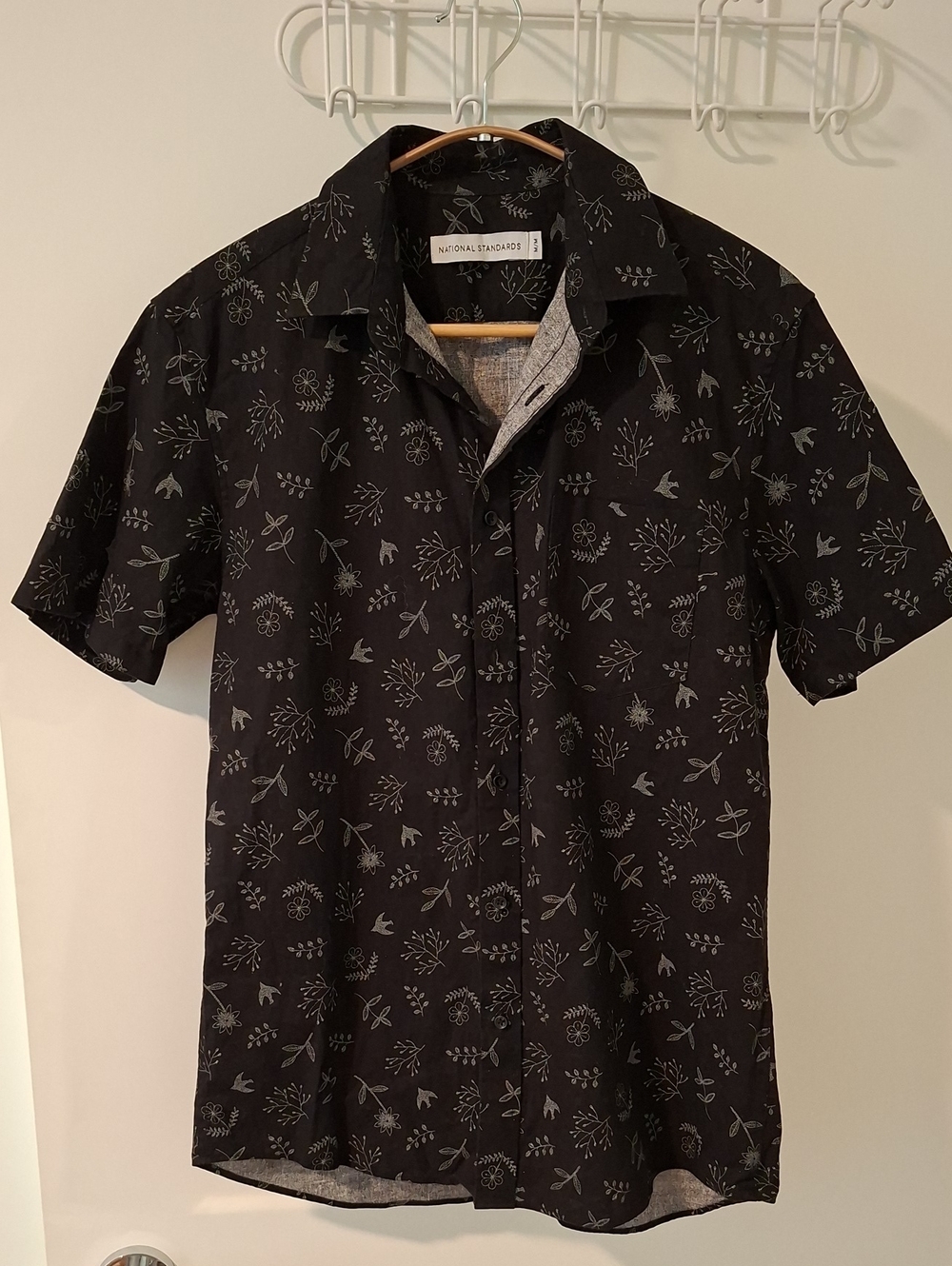 National Standards Black & White Graphic Linen & Cotton Resort Shirt (Size M)